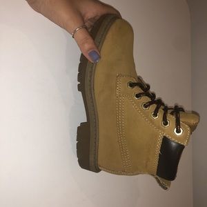 Kid Eddie Bauer boots (timberland similar)